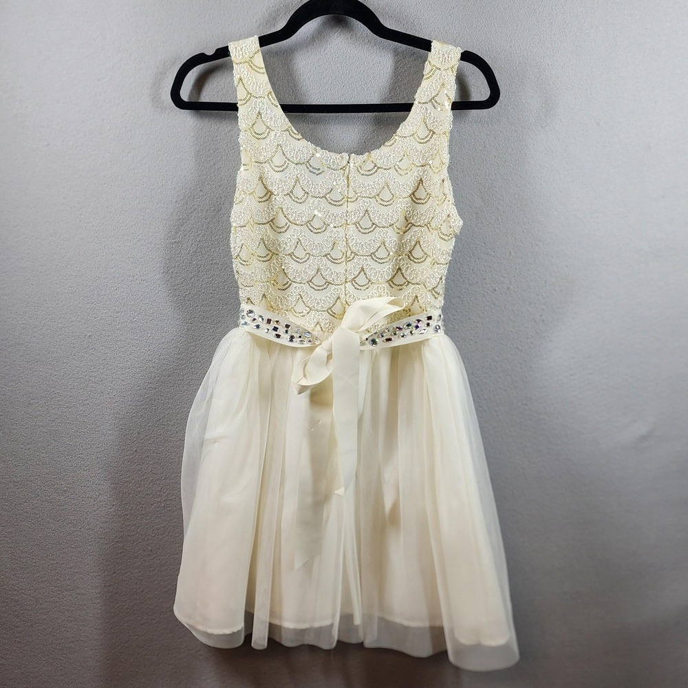 Love Reign Dress Womens 7 White Gold Sleeveless Tulle Sequin Formal Party Bow‎